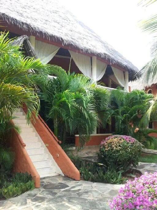 Tembo Beach Cottage Malindi Eksteriør bilde