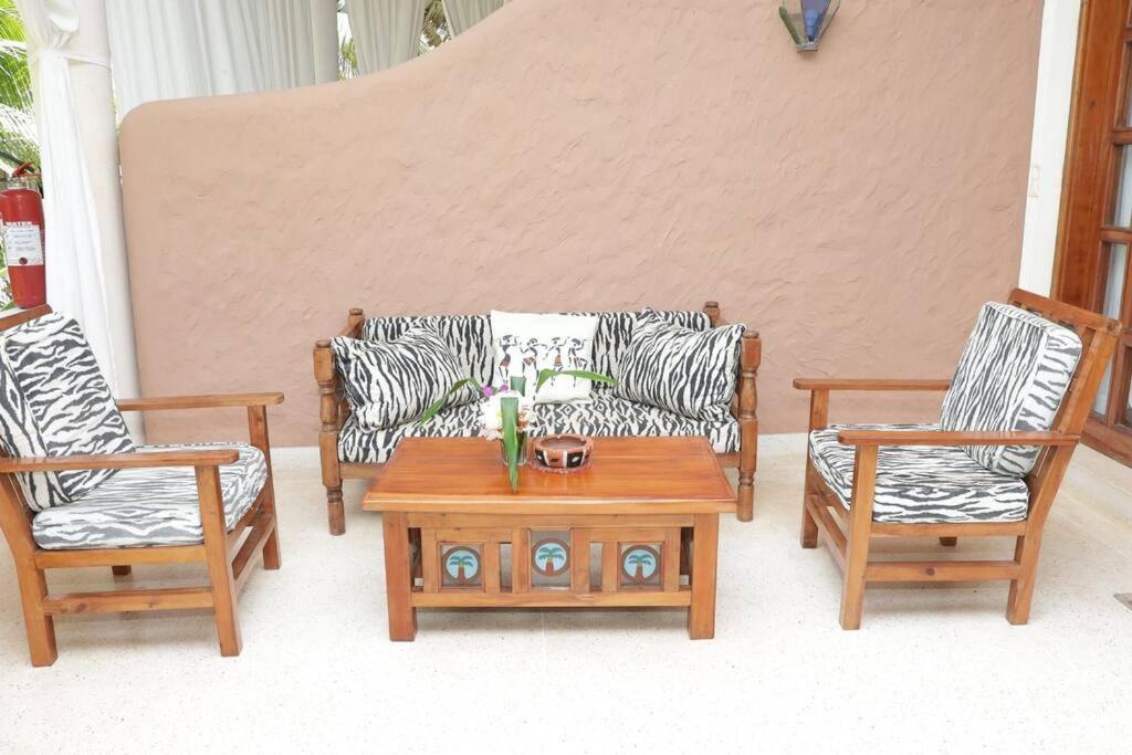 Tembo Beach Cottage Malindi Eksteriør bilde