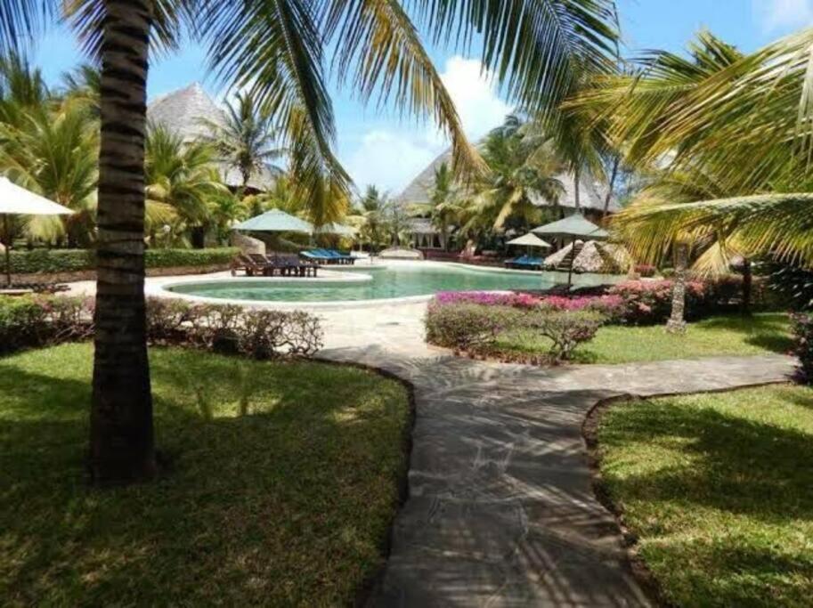Tembo Beach Cottage Malindi Eksteriør bilde
