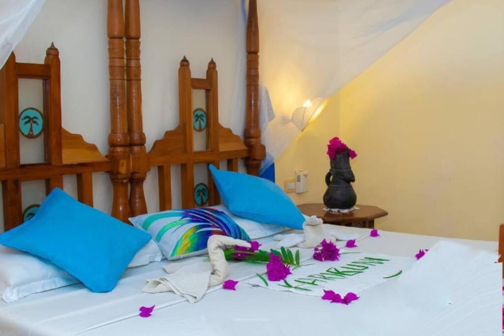 Tembo Beach Cottage Malindi Eksteriør bilde